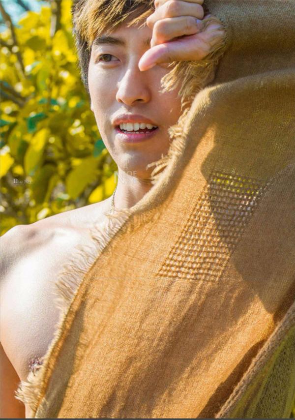 Whoseman-4-明星教練男丁格爾-芬達-全裸非全見寫真書